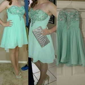 Short homecoming/prom dress